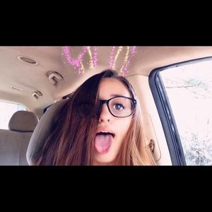 Meet your Posher, Mahala